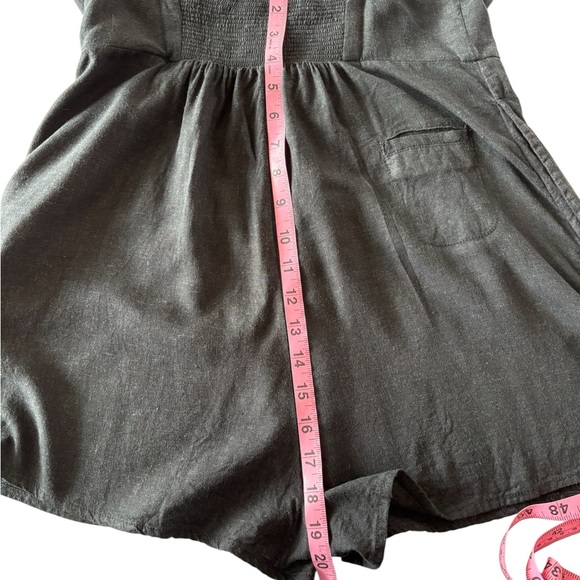 Urban Outfitters Linen Blend Black Fitted Buttoned Romper Shorts Strappy Large - Picture 9 of 11